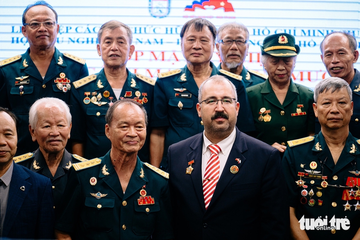 Họp mặt kỷ niệm 108 năm Cách mạng Tháng 10 Nga tại TP.HCM - Ảnh 6. Họp mặt kỷ niệm 108 năm Cách mạng Tháng 10 Nga tại TP.HCM - Ảnh 6.